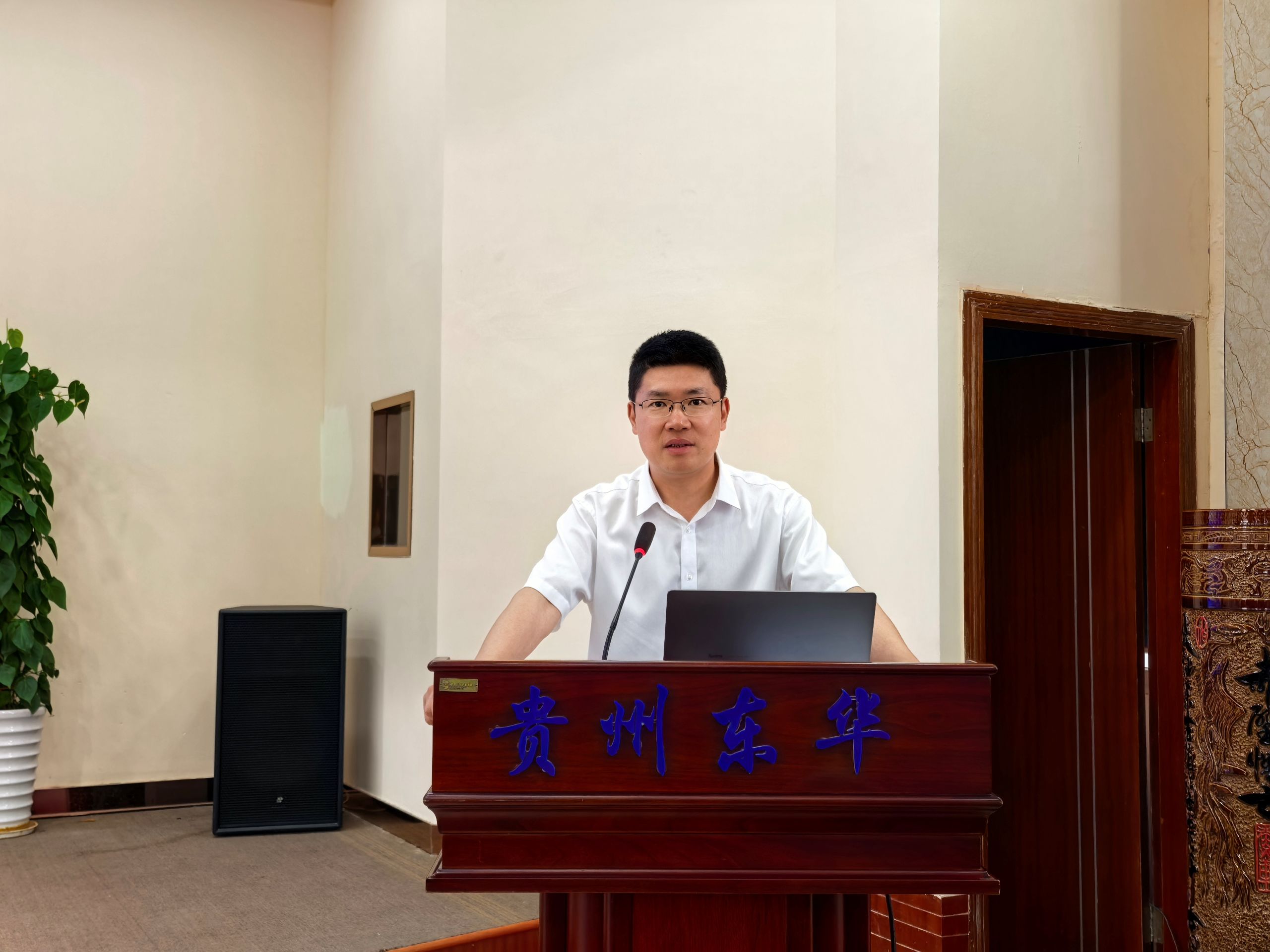 正面照2.jpg